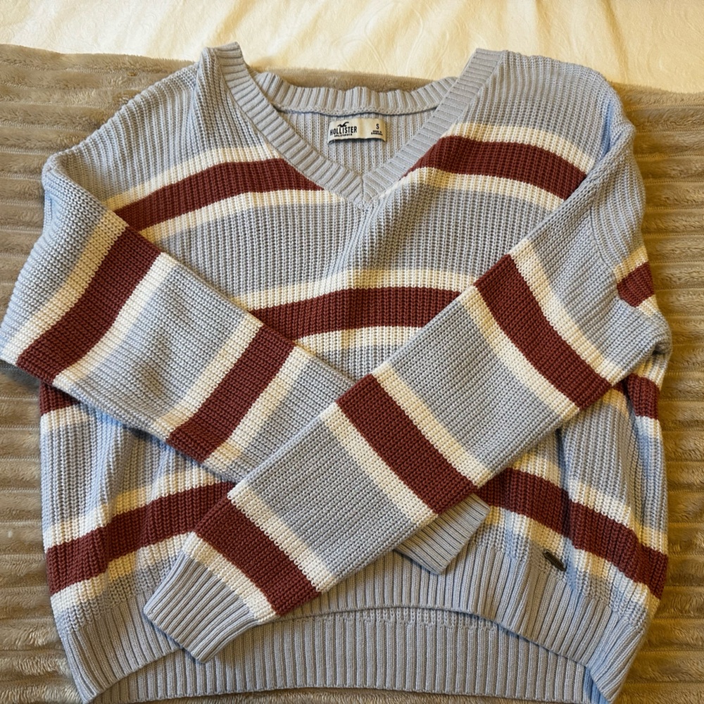Hollister V-Neck Sweater in Blue and Brown Stripes